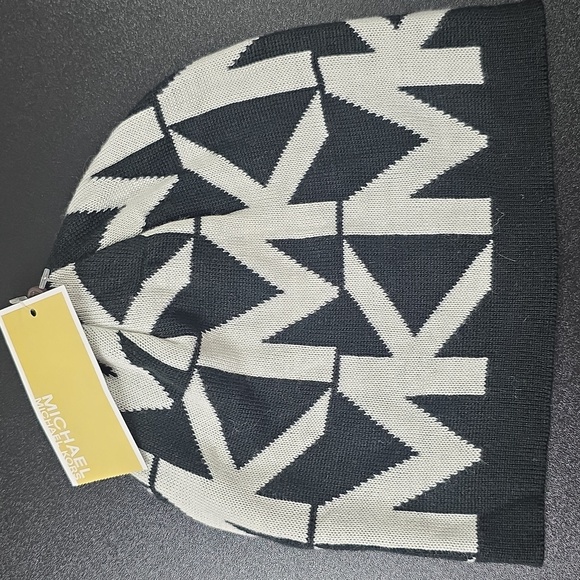 Michael Kors Black & White Logo Knit Beanie - Picture 11 of 12